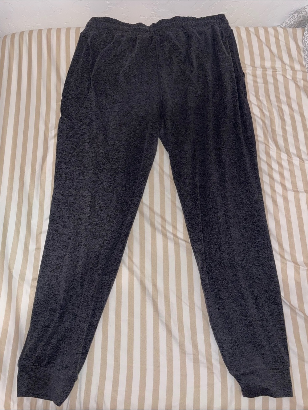 Vuori Performance Joggers-Women’s Sz M - Picture 4 of 12